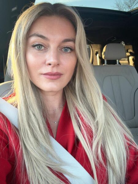 Glueless lace wig in color "JULIANNE HOUGH" (long) photo review