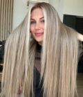 Glueless lace wig in color "JULIANNE HOUGH" (22" with thicker ends)