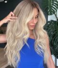 blonde wig KHLOE KARDASHIAN long 10