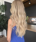blonde wig KHLOE KARDASHIAN long 3