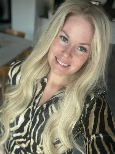 Long blonde wig in color "ROMEE STRIJD" (extremely long) photo review