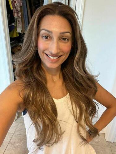 Straight human hair wig in color "JENNIFER LOPEZ" (25") photo review